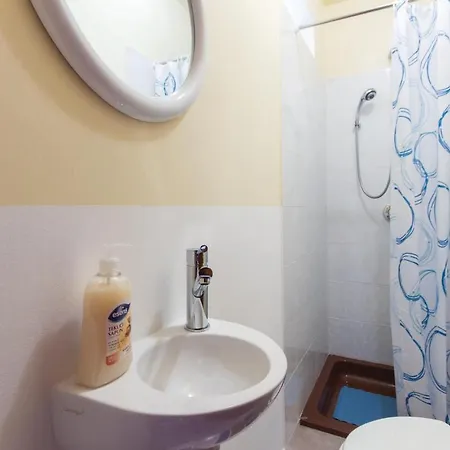 Three-bedroom With A Fireplace 02 Apartment Pula