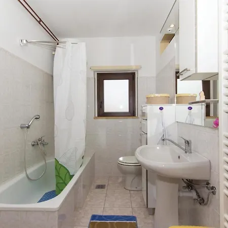 Three-bedroom With A Fireplace 02 Apartment *